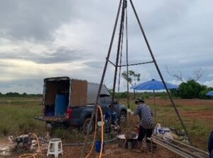 เครื่องเจาะสำรวจดินแบบสามขา (Tripod)